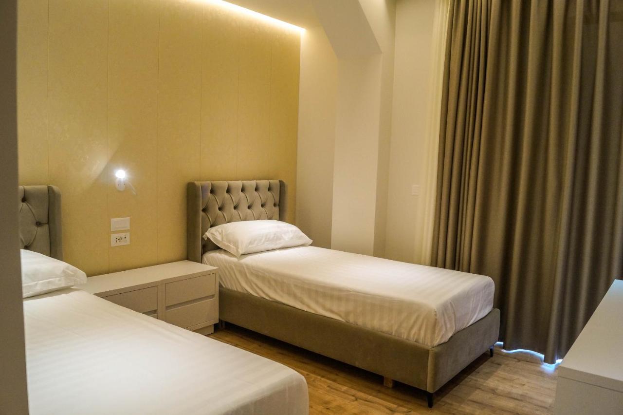 Red Hill Hotel Tirana Buitenkant foto