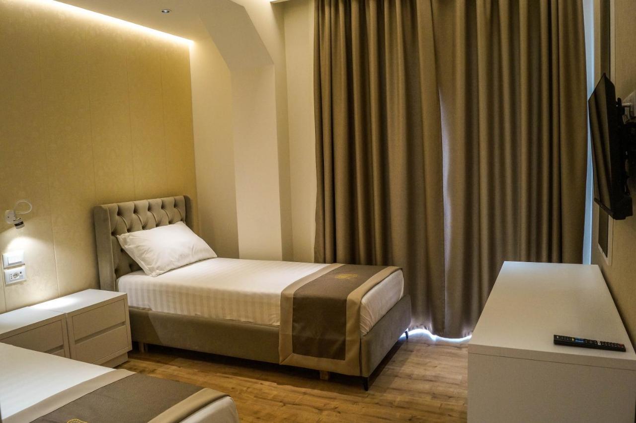 Red Hill Hotel Tirana Buitenkant foto