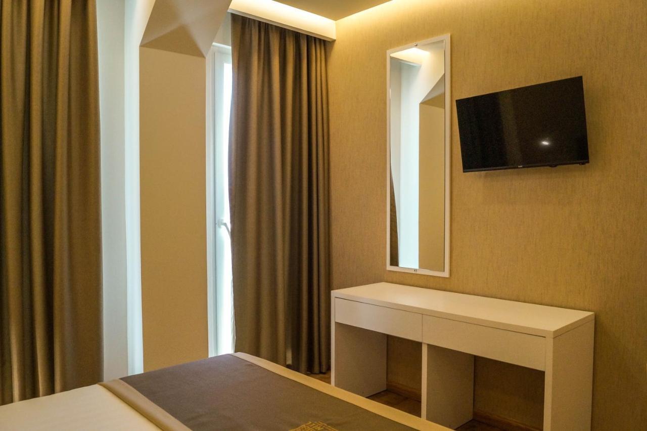 Red Hill Hotel Tirana Buitenkant foto